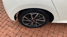 Toyota Yaris 1.5 Hybrid Design 5dr CVT Hybrid Hatchback